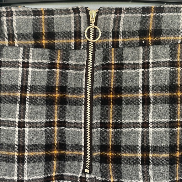 Forever 21 gray plaid 90s-inspired vegan wool mini skirt size small/xs. - Picture 3 of 7